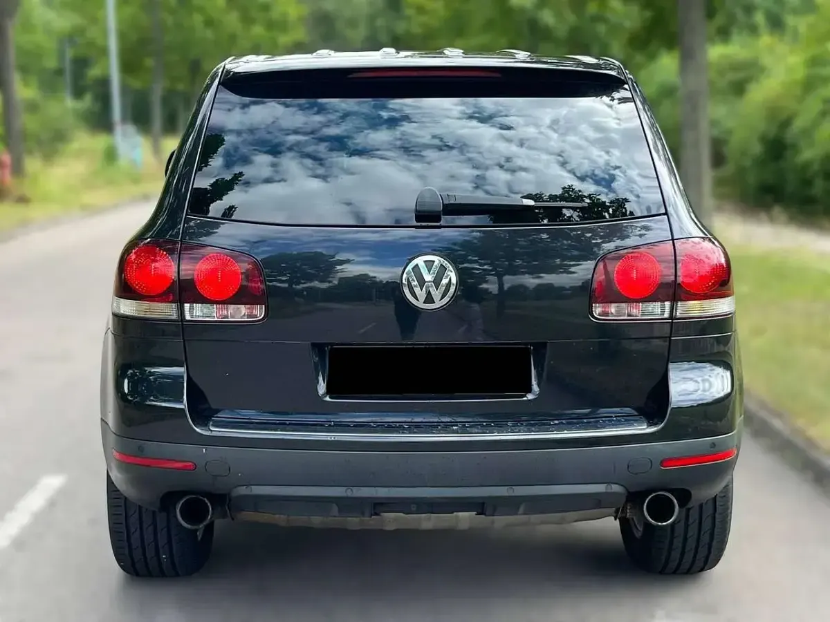 Gebraucht VW Touareg R 174 PS (127 kW) 2008 Black magic pearlescent SUV