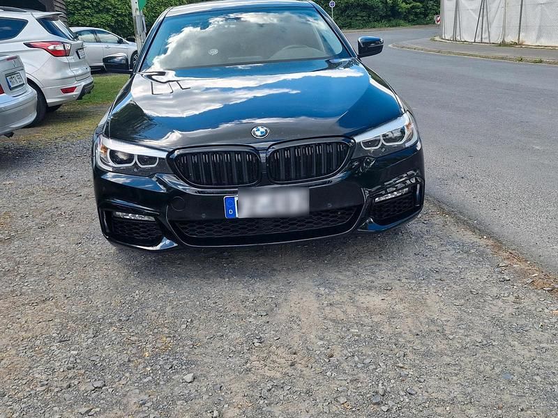 Schwarz Gebraucht 2017 BMW 520 Limousine | 22.500 € (Fairer Preis) - Bild 1/4