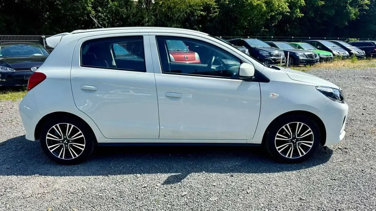 Gebraucht Mitsubishi Space Star 71 PS (52 kW) 2020 Islandweiss (s) Kleinwagen