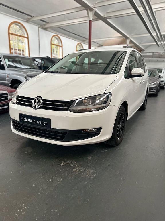 Weiß Gebraucht 2012 VW Sharan Trendline Van / Kleinbus | 6.990 € (Guter Preis) - Bild 1/4