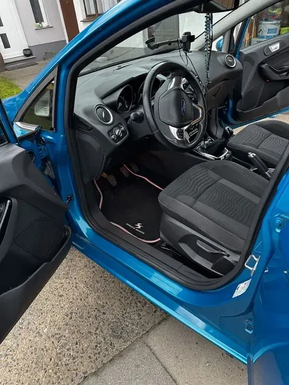 Gebraucht Ford Fiesta Titanium 125 PS (91 kW) 2013 Blau Limousine