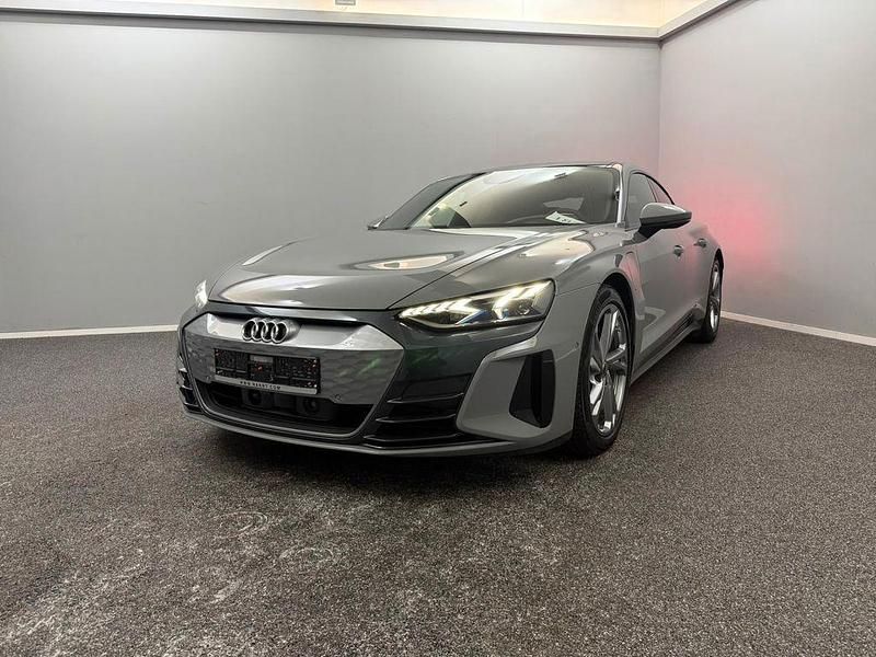 Grau Gebraucht 2024 Audi e-tron GT quattro Sport Limousine | 59.999 € (Superpreis) - Bild 1/4