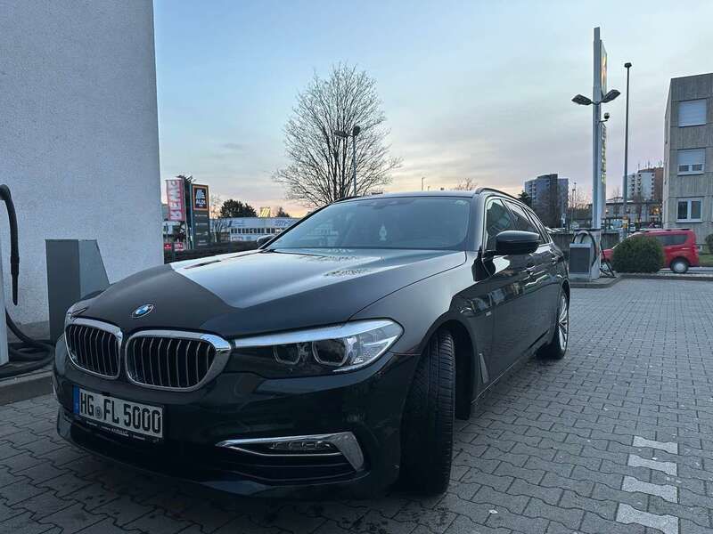 Schwarz Gebraucht 2017 BMW 530 Luxury Line Kombi | 23.555 € (Guter Preis) - Bild 1/4