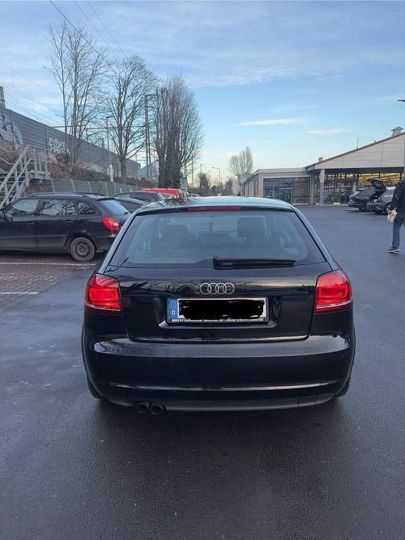 Gebraucht Audi A3 Ambiente 125 PS (91 kW) 2011 Schwarz Limousine