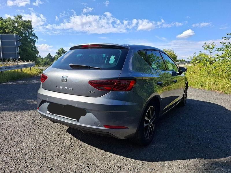 Gebraucht Seat Leon Style 110 PS (80 kW) 2018 Grau Limousine