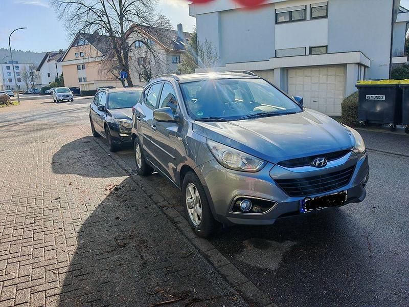 Gebraucht Hyundai ix35 Trend 135 PS (99 kW) 2012 Grau SUV