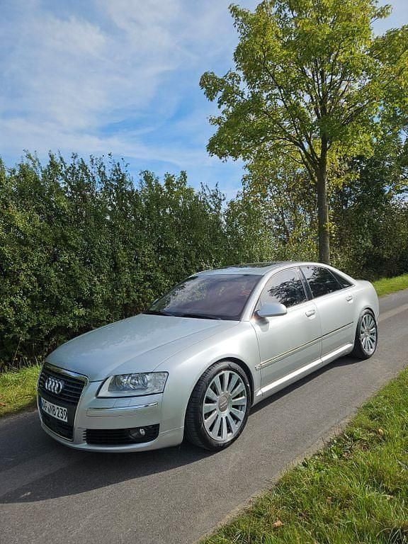 Silber Gebraucht 2005 Audi A8 Ambiente Limousine | 11.000 € (Teuer) - Bild 1/4