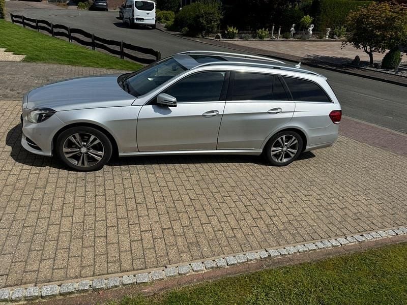 Gebraucht Mercedes E220 Avantgarde 170 PS (125 kW) 2014 Silber Kombi
