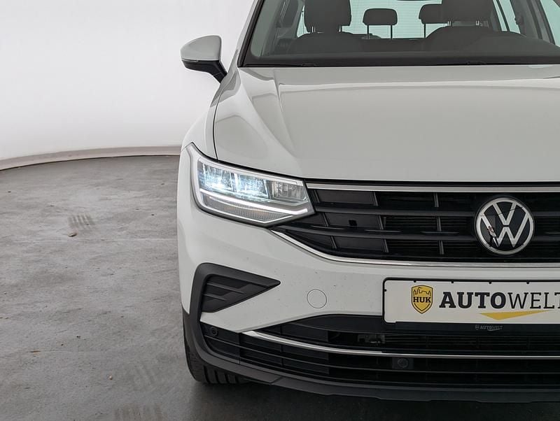 Gebraucht VW Tiguan Life 150 PS (110 kW) 2021 Weiß SUV