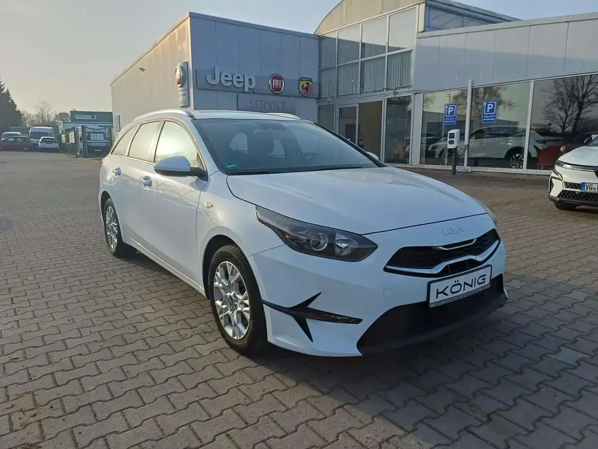 Gebraucht Kia Ceed Sportswagon Edition 7 101 PS (74 kW) 2023 Weiß Kombi