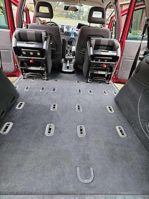 Gebraucht VW Sharan United 140 PS (102 kW) 2009 Rot Van / Kleinbus