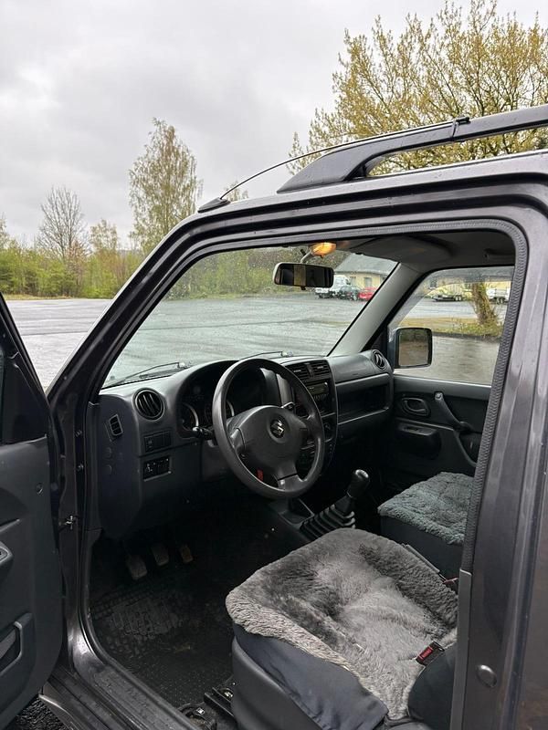 Gebraucht Suzuki Jimny 86 PS (63 kW) 2010 Grau SUV