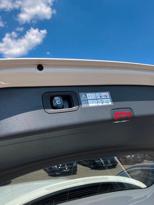 Gebraucht Mercedes C200 2024 Weiß Kombi