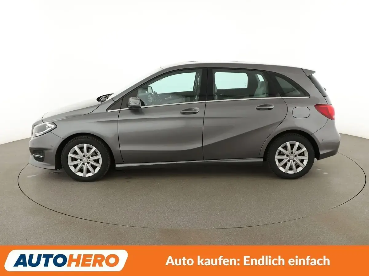 Gebraucht Mercedes B180 Style 122 PS (89 kW) 2015 Grau Kleinwagen