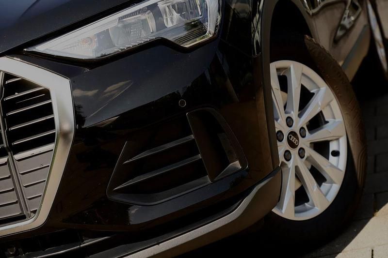 Schwarz Gebraucht 2021 Audi Q3 Business SUV | 27.900 € (Fairer Preis) - Bild 1/4