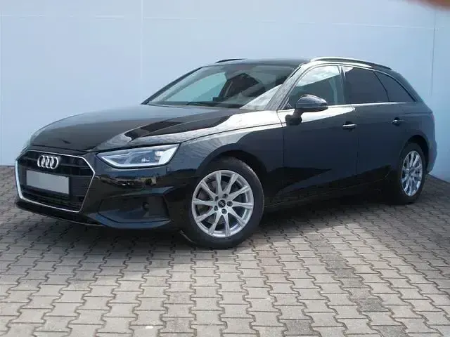 Używany Audi A4 150 KM (110 kW) 2022 Czarny Kombi