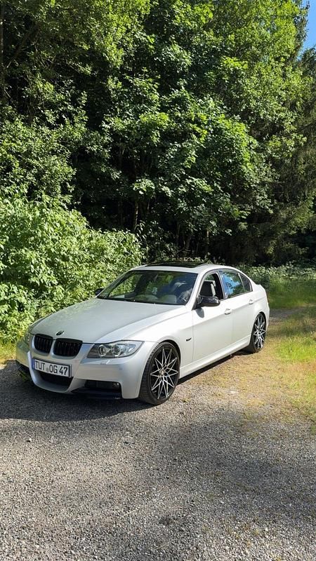 Silber Gebraucht 2006 BMW 325 Limousine | 8.000 € - Bild 1/4