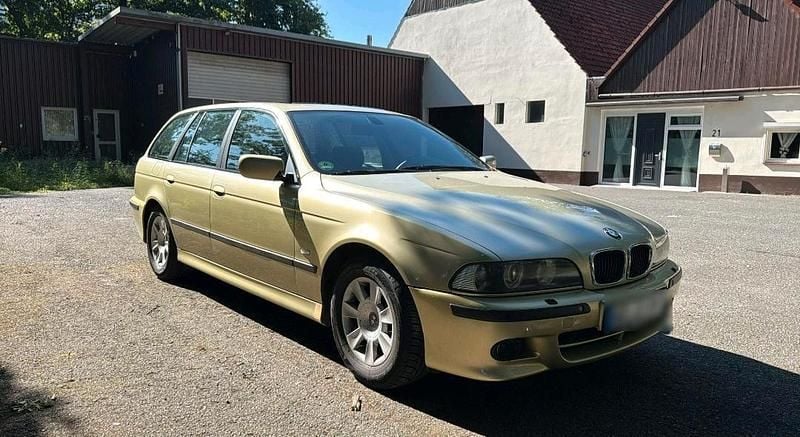 Gebraucht BMW 525 M Sport 192 PS (141 kW) 2001 Grün Kombi