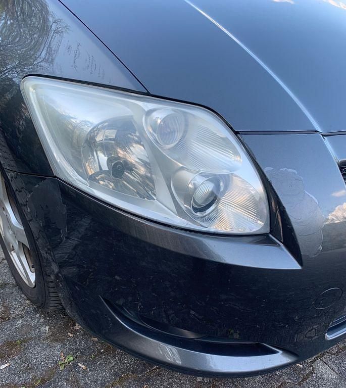 Gebraucht Toyota Auris 97 PS (71 kW) 2007 Grau Kleinwagen