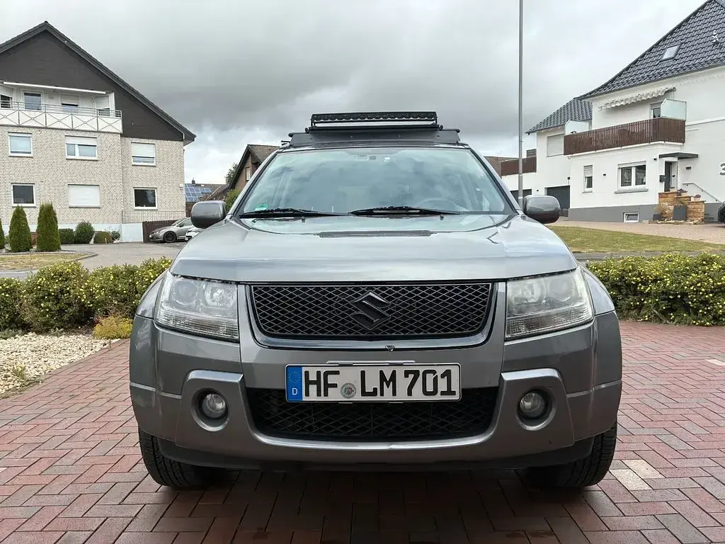 Gebraucht Suzuki Grand Vitara 140 PS (102 kW) 2006 Grau SUV