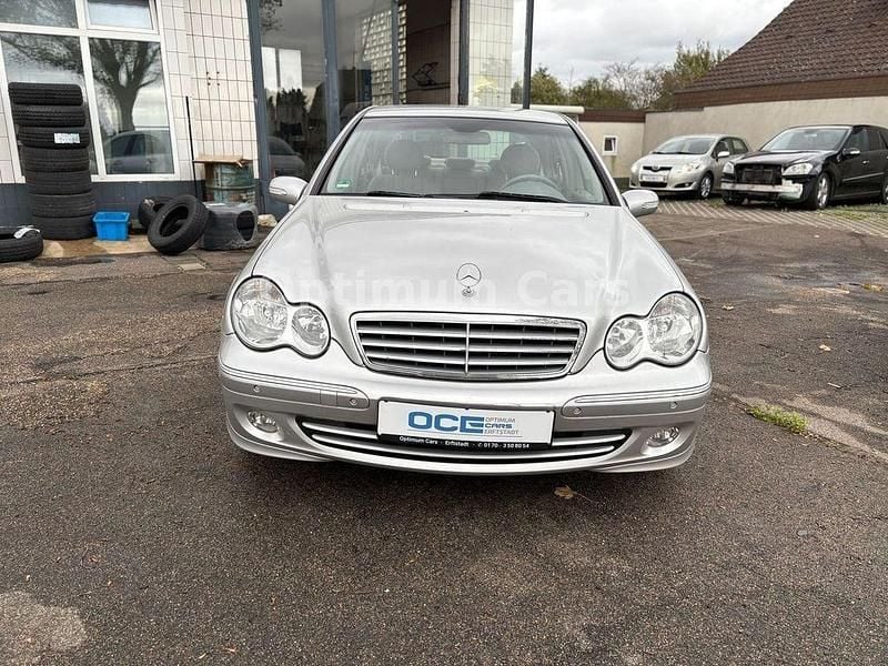 Gebraucht Mercedes C180 143 PS (105 kW) 2004 Silber Limousine
