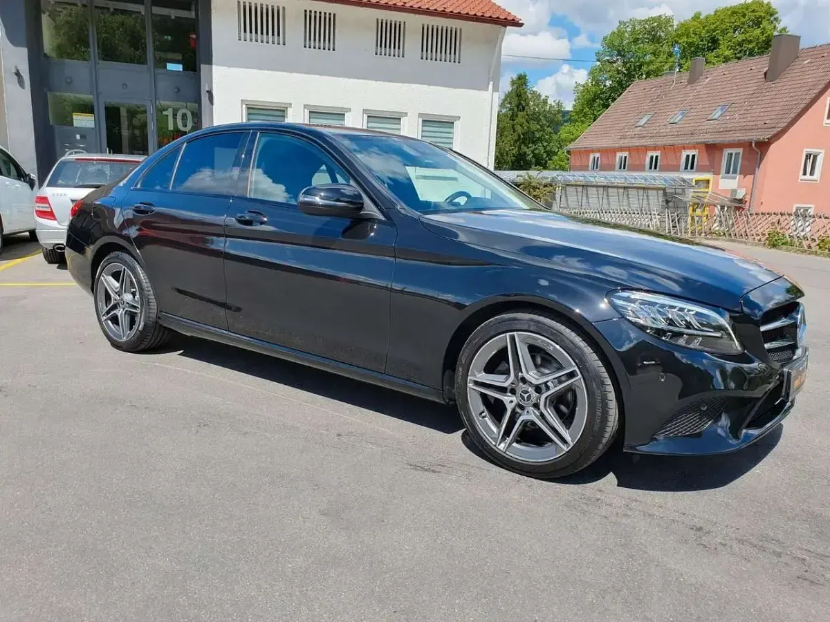 Gebraucht Mercedes C180 Avantgarde 156 PS (114 kW) 2019 Obsidianschwarz Limousine