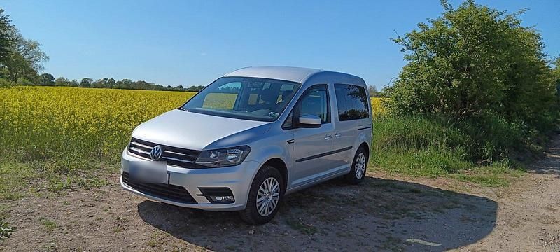 Silber Gebraucht 2018 VW Caddy Trendline Van / Kleinbus | 16.225 € (Fairer Preis) - Bild 1/4