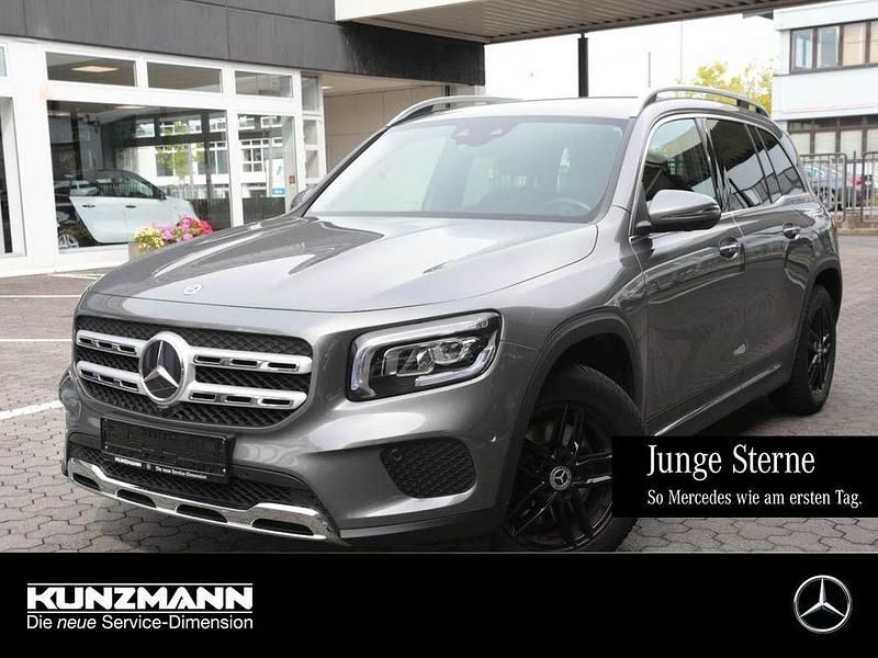Mountaingrau metallic Gebraucht 2021 Mercedes GLB220 Progressive SUV | 33.239 € (Guter Preis) - Bild 1/4