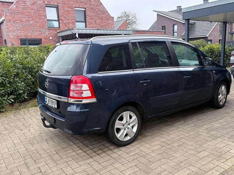 Gebraucht Opel Zafira 140 PS (102 kW) 2011 Van / Kleinbus