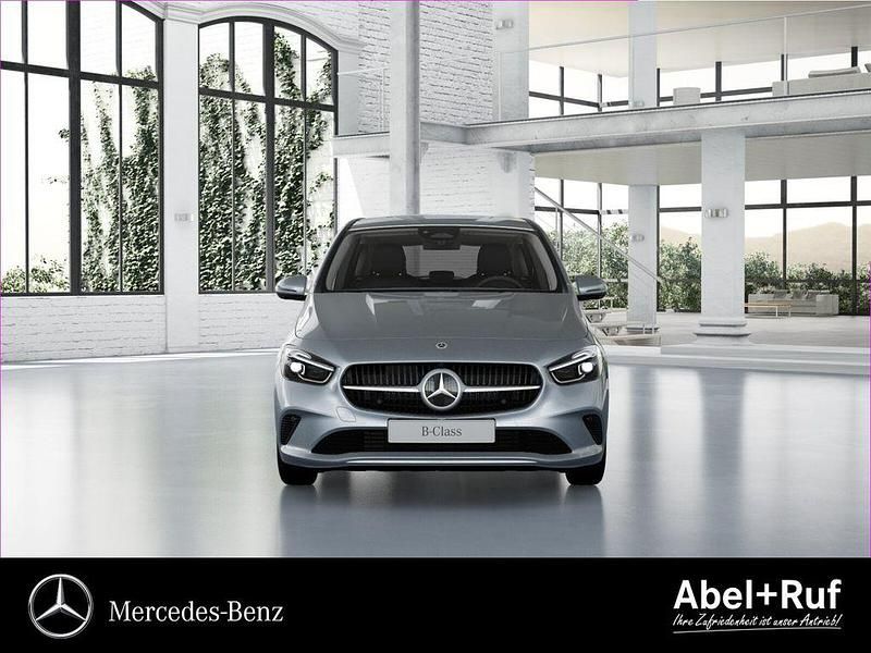 Gebraucht Mercedes B220 Progressive 190 PS (139 kW) 2024 Silber Van / Kleinbus