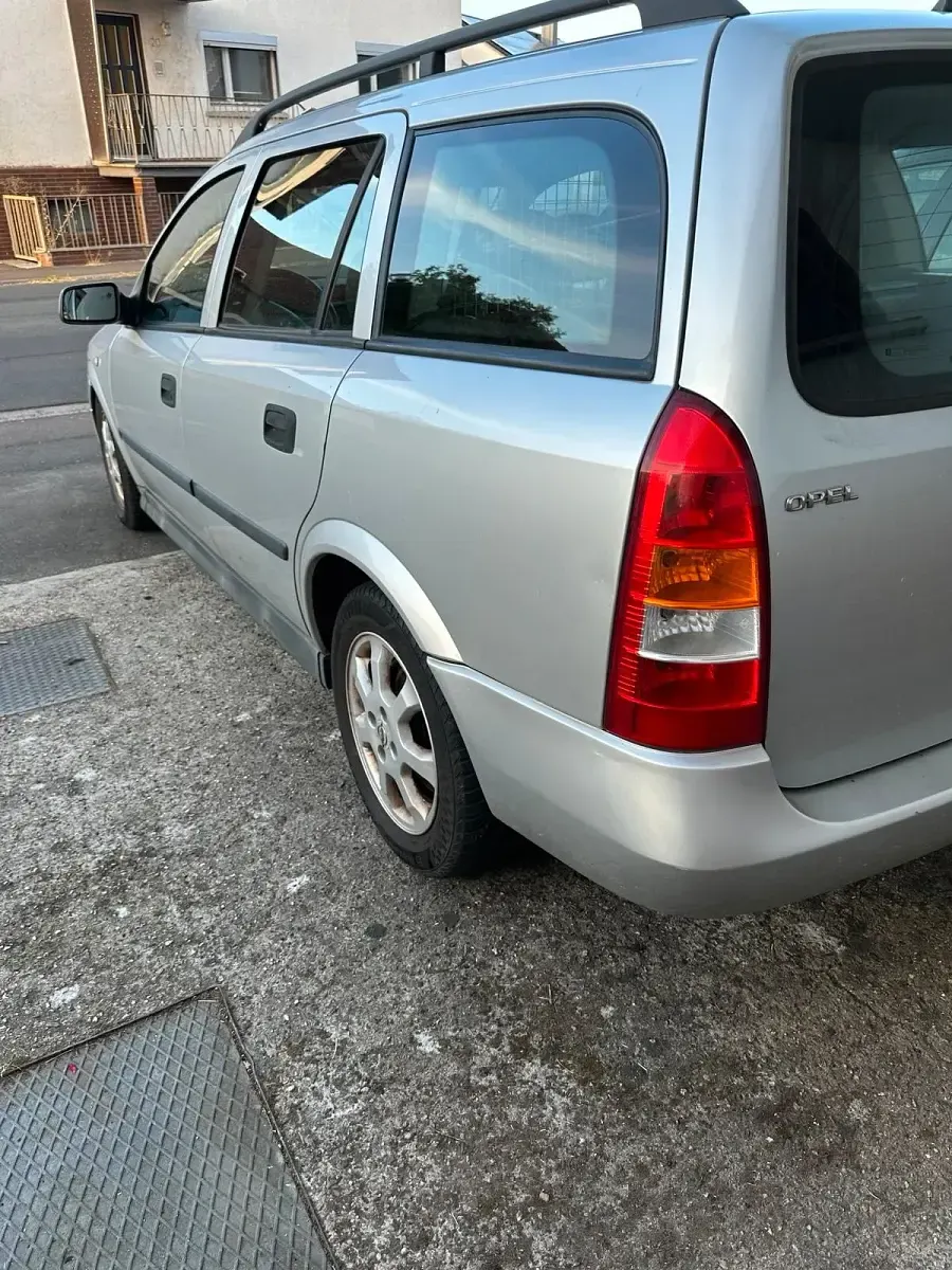Gebraucht Opel Astra 101 PS (74 kW) 2002 Silber Kombi
