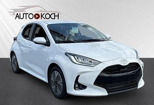 Neu Toyota Yaris Hybrid Business Edition 131 PS (96 kW) 2025 Weiß Limousine