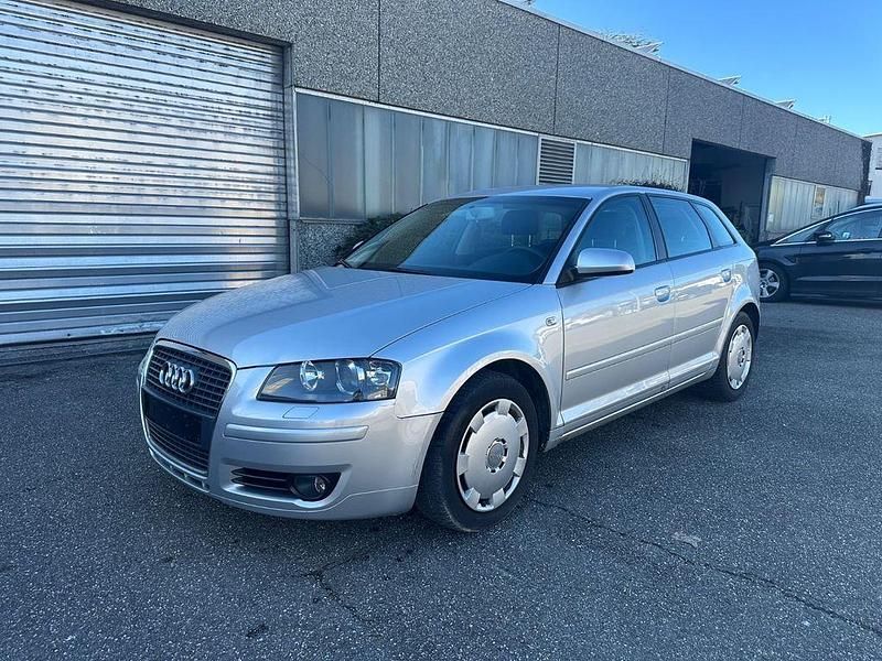 Gebraucht Audi A3 Attraction 102 PS (75 kW) 2005 Silber Kleinwagen