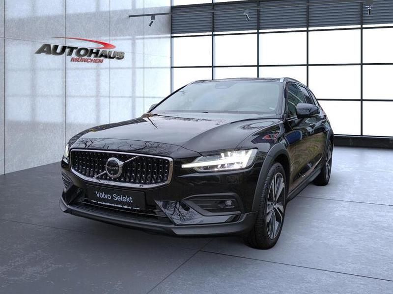 Gebraucht Volvo V60 CC Plus 197 PS (144 kW) 2023 Schwarz Kombi