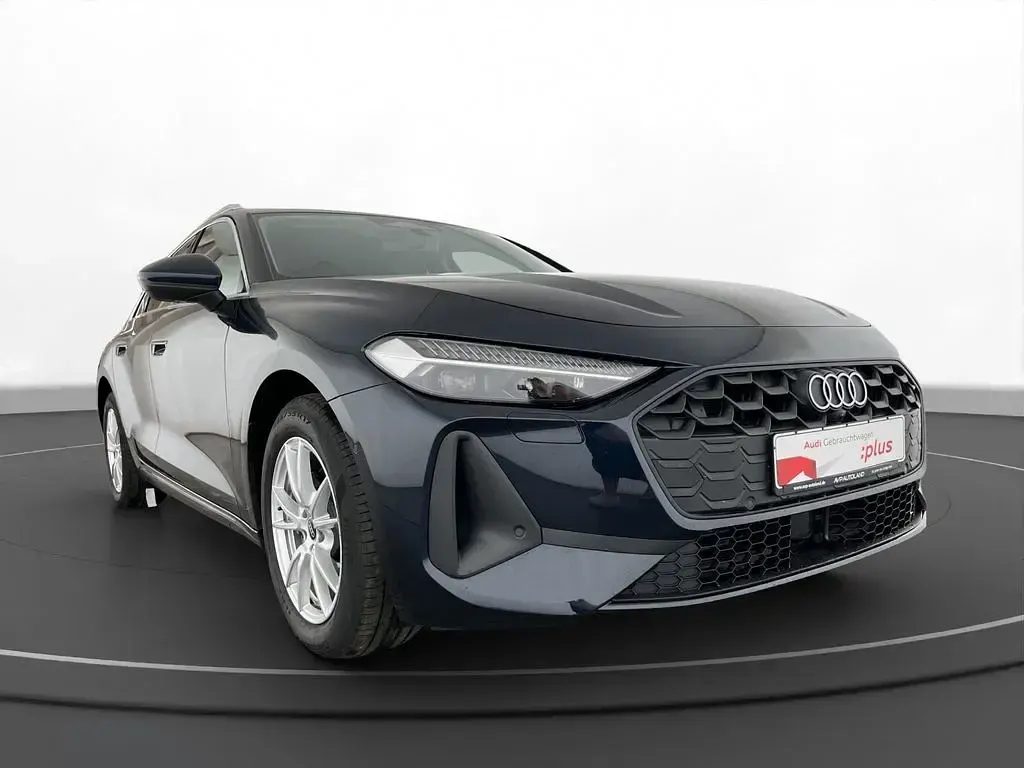 Gebraucht Audi A5 Comfort 204 PS (150 kW) 2025 Firmamentblau Kombi