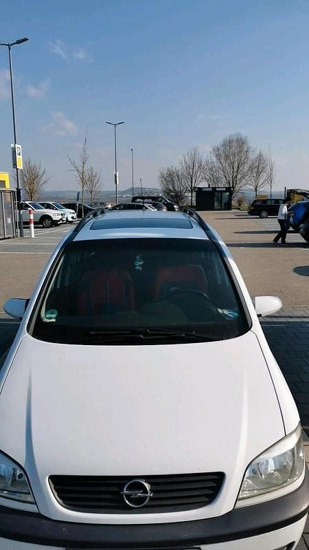 Gebraucht Opel Zafira 125 PS (91 kW) 2000 Van / Kleinbus
