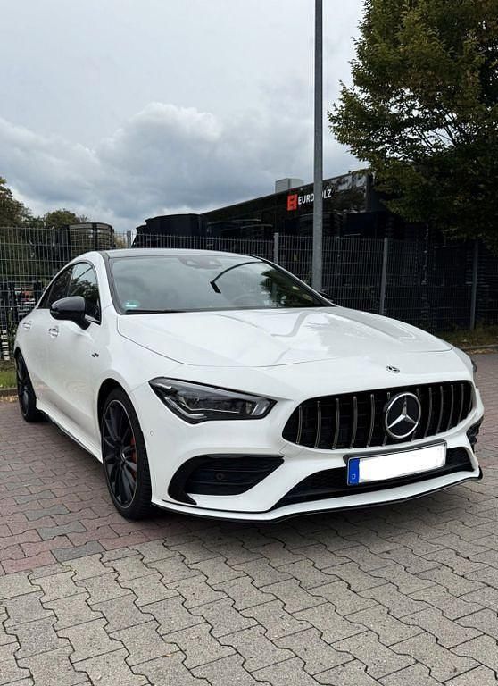 Weiß Gebraucht 2020 Mercedes CLA35 AMG AMG Limousine | 39.000 € (Fairer Preis) - Bild 1/4