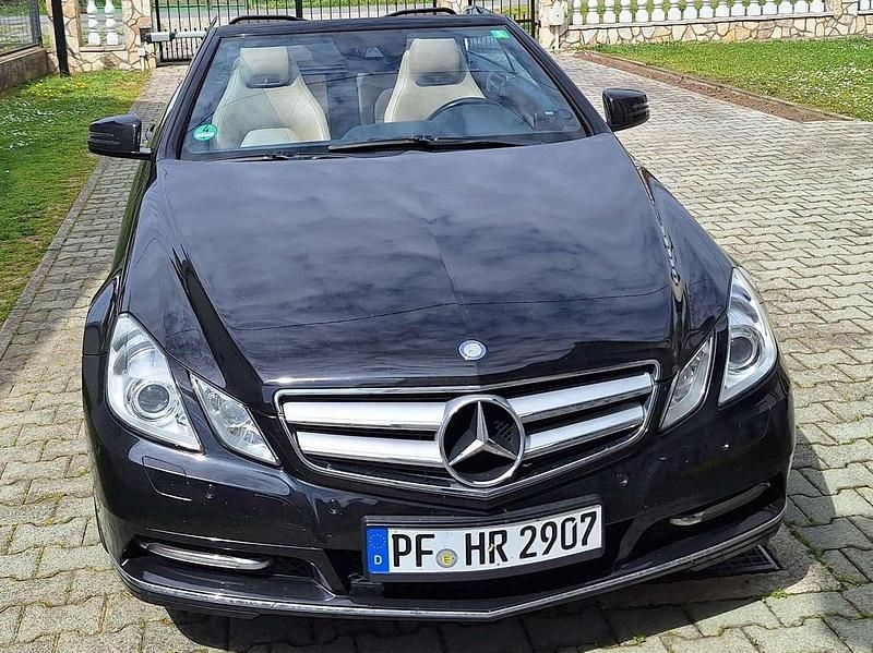 Schwarz Gebraucht 2012 Mercedes 250 Cabrio | 17.990 € - Bild 1/4