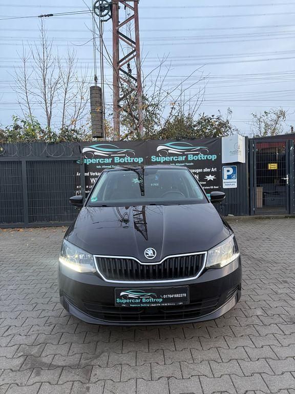 Schwarz Gebraucht 2016 Skoda Fabia Ambition Limousine | 6.900 € (Fairer Preis) - Bild 1/4