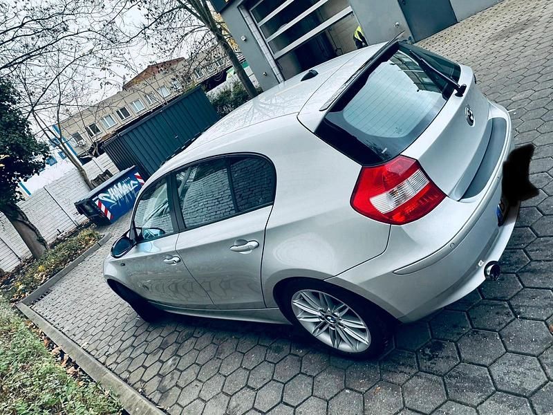 Gebraucht BMW 120 150 PS (110 kW) 2006 Braun Kleinwagen