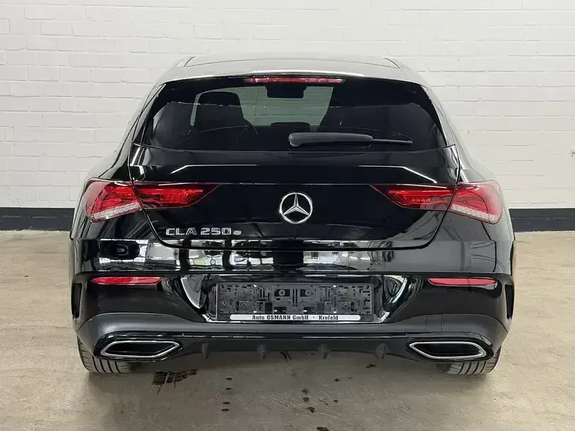 Gebraucht Mercedes CLA250 AMG line 102 PS (75 kW) 2023 Schwarz Coupé