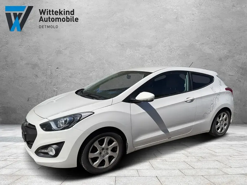 Używany Hyundai i30 135 KM (99 kW) 2013 Biały Coupe