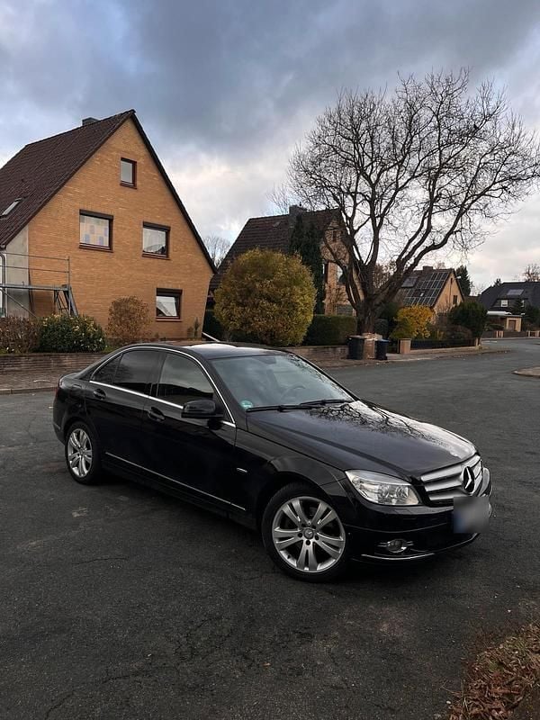 Gebraucht Mercedes C200 184 PS (135 kW) 2011 Schwarz Limousine
