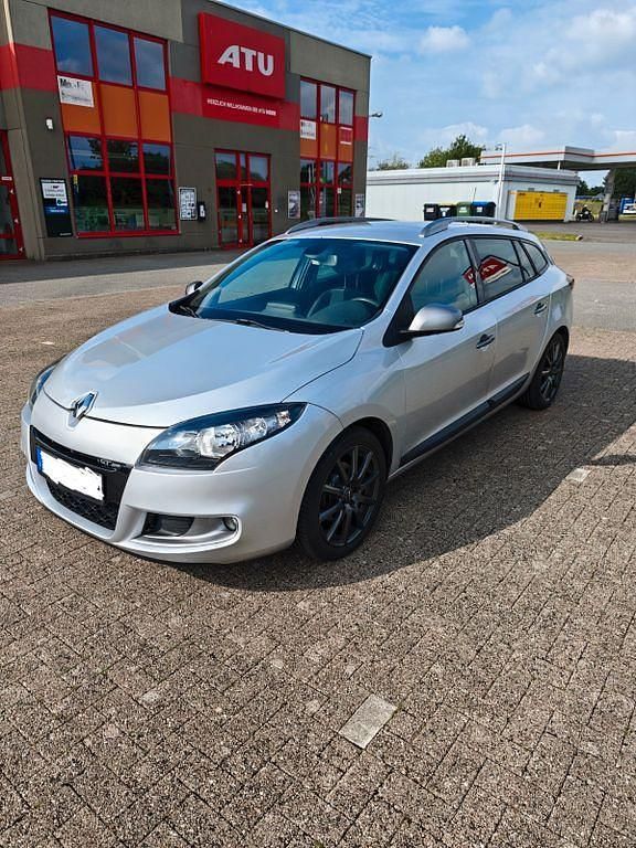 Silber Gebraucht 2011 Renault Mégane GT Line GT-Line Limousine | 3.950 € - Bild 1/4