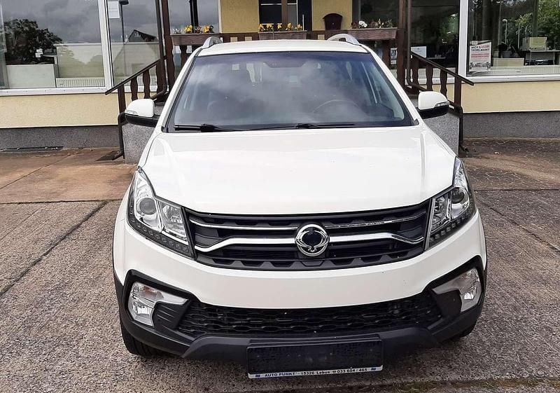 Weiß Gebraucht 2018 Ssangyong (KGM) Korando SUV | 16.850 € - Bild 1/4
