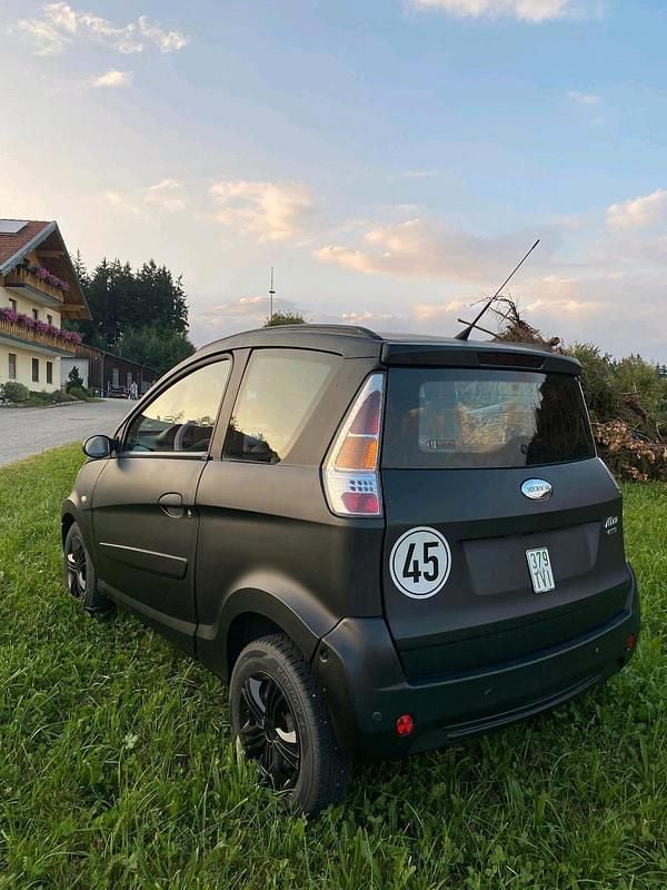 Schwarz Gebraucht 2012 Microcar M.Go Kleinwagen | 4.750 € (Guter Preis) - Bild 1/4
