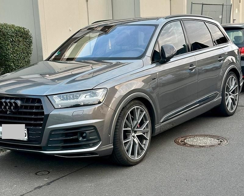 Grau Gebraucht 2017 Audi SQ7 Ambiente SUV | 35.000 € (Fairer Preis) - Bild 1/4