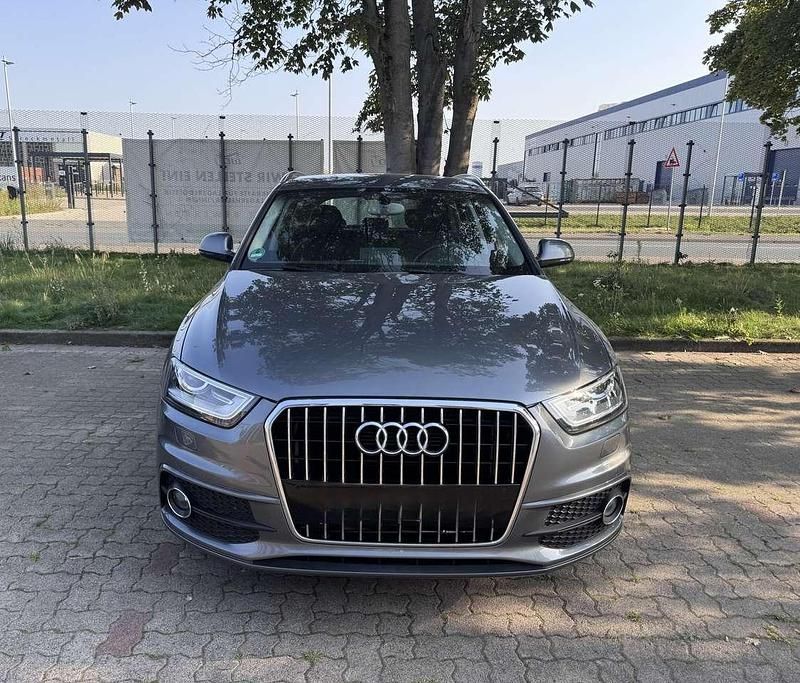 Silber Gebraucht 2013 Audi Q3 Comfort SUV | 12.500 € (Fairer Preis) - Bild 1/4
