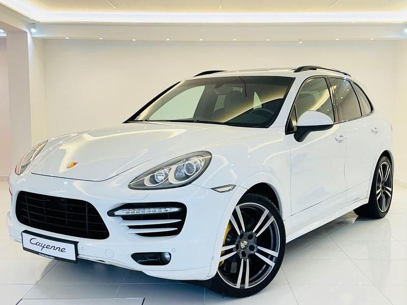 Weiß Gebraucht 2012 Porsche Cayenne Turbo Chrono SUV | 21.500 € (Superpreis) - Bild 1/4