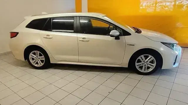 Gebraucht Suzuki Swace Comfort 98 PS (72 kW) 2020 White pearl crystal shine (metallic) Kombi